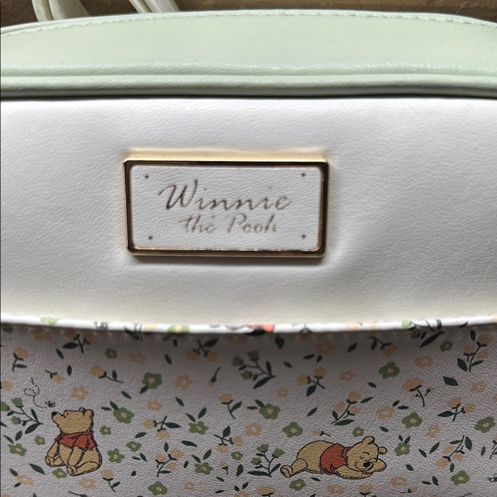 Primark Winnie the Pooh crossbody Green and White Crossbody Bag NWT - Picture 2 of 6
